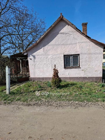 Eladó családi ház, Hajdúböszörményen 8.9 M Ft, 2 szobás
