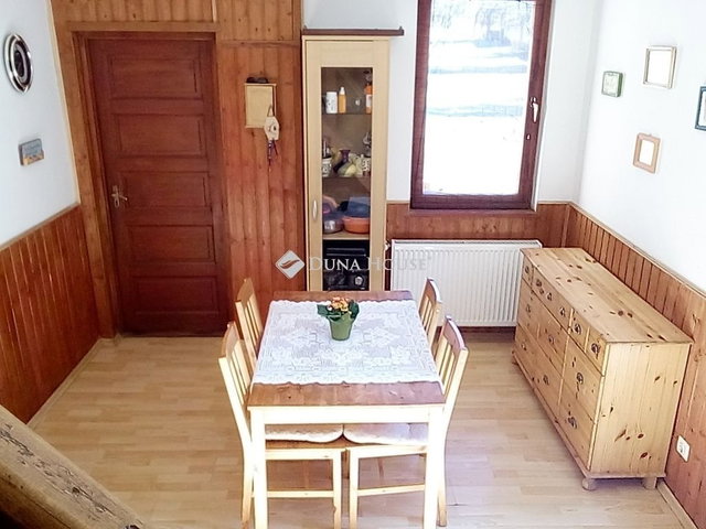 Eladó családi ház, Kulcson 64.9 M Ft, 5 szobás