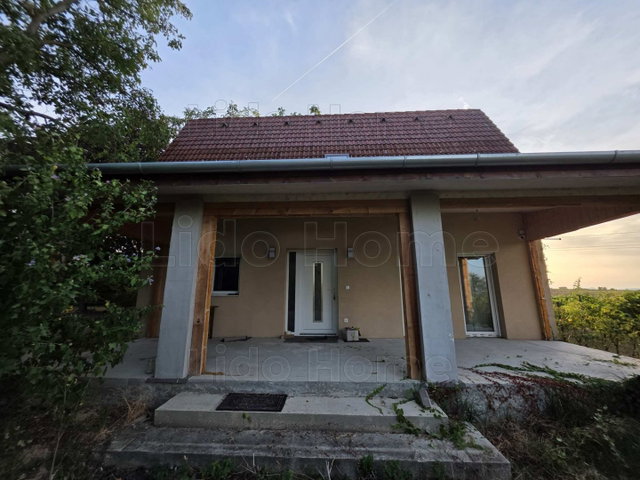 Eladó mezogazdasagi ingatlan, Balatonlelleén 74.9 M Ft, 1+2 szobás