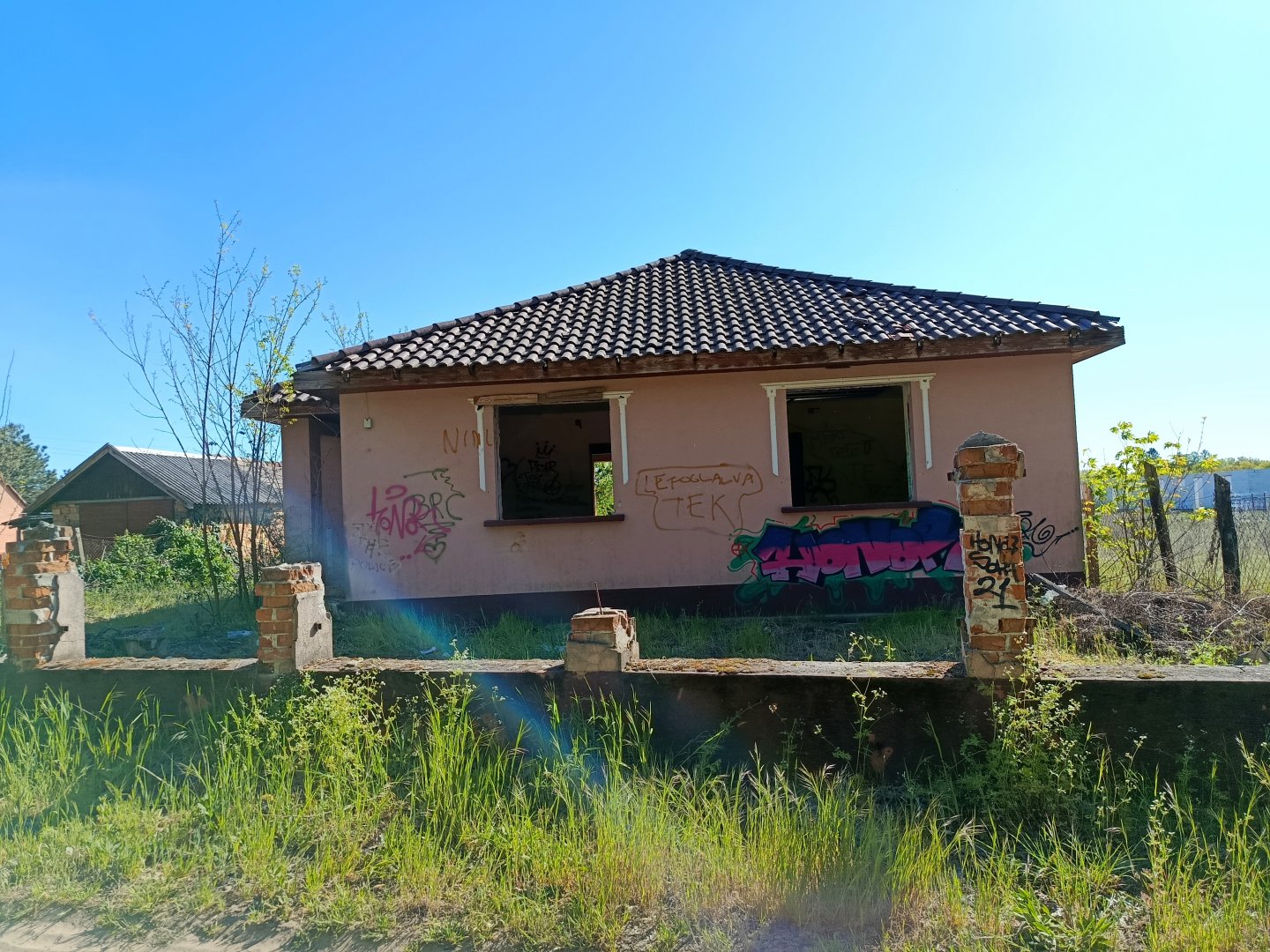 3 bed · 98m² · 43.000.000 ft