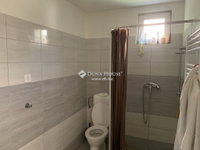 Eladó családi ház, Vecsésen 299.9 M Ft, 13 szobás