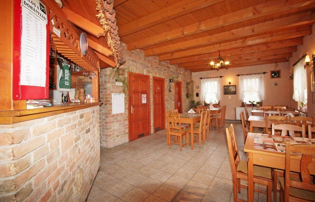 Eladó üzlethelyiség, Dombóváron 29.5 M Ft, 3 szobás