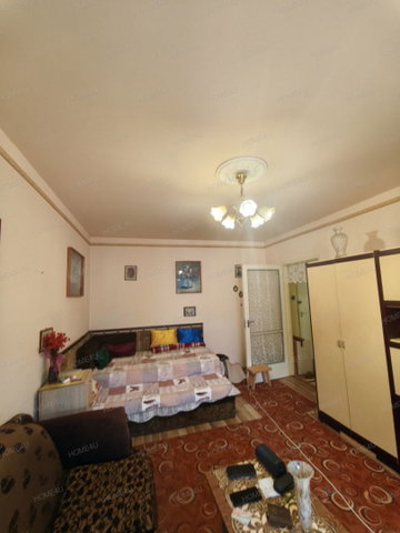 Eladó panellakás, Szolnokon 31.9 M Ft, 1+2 szobás