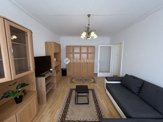 Kiadó panellakás, albérlet, Győrött, Ikva utcában, 2 szobás