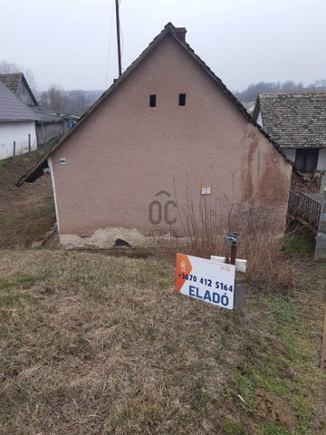 Eladó családi ház, Kakasdon 4.5 M Ft, 2 szobás