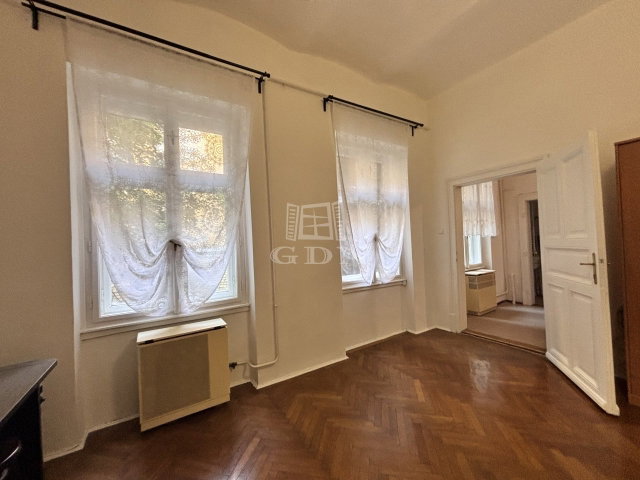 Eladó téglalakás, Budapesten, VIII. kerületben, Kálvária téren