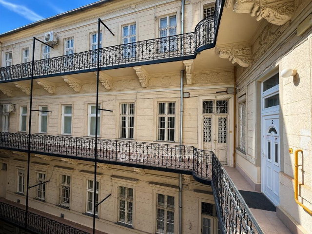 Eladó téglalakás, Budapesten, VI. kerületben 159.9 M Ft