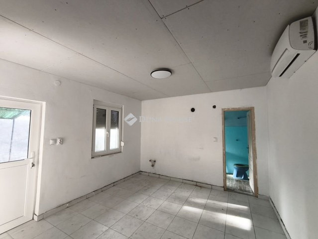 Eladó családi ház, Dombóváron 24.9 M Ft, 4 szobás