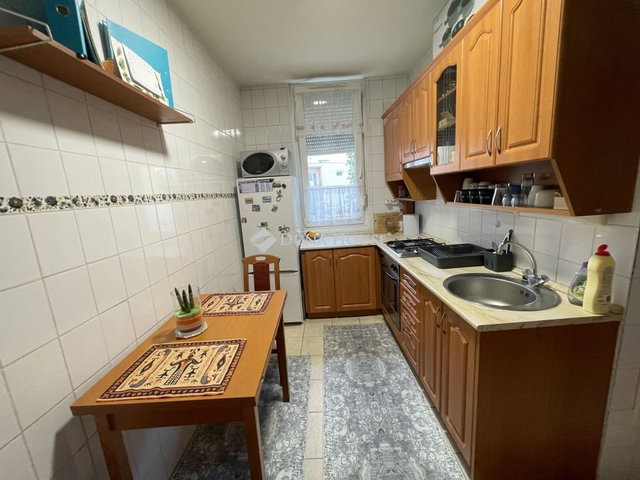 Eladó téglalakás, Szombathelyen 39 M Ft, 2 szobás