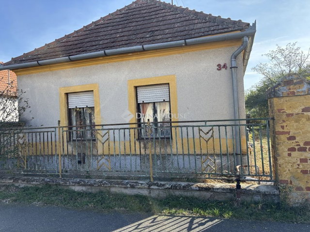 Eladó családi ház, Jákfán 13 M Ft, 2 szobás