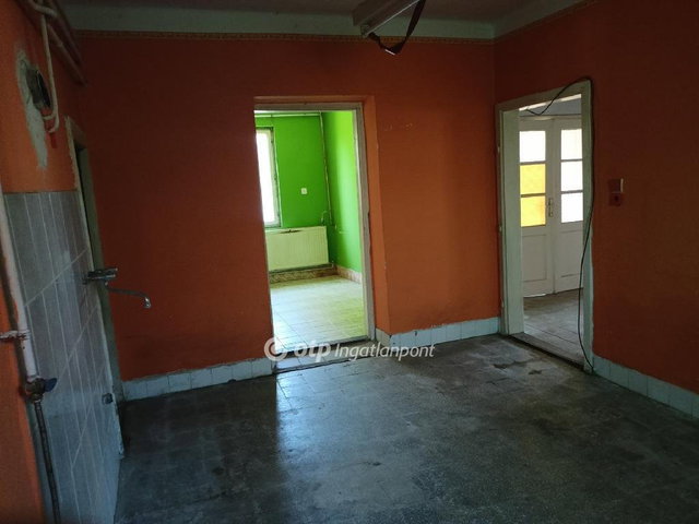 Eladó családi ház, Nagyatádon 27.5 M Ft, 2+2 szobás