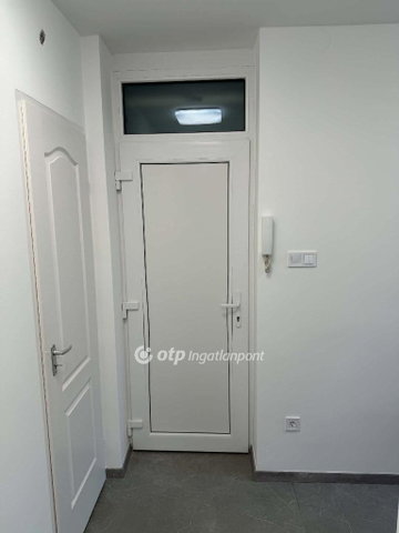 Eladó panellakás, Balassagyarmaton 29.9 M Ft, 1+1 szobás