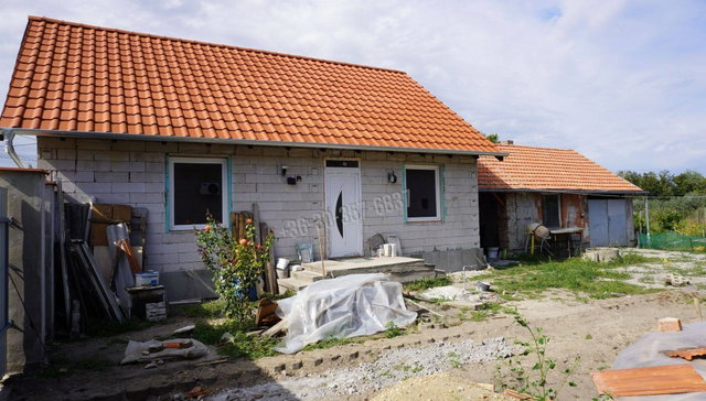 Eladó családi ház, Sándorfalván 39.9 M Ft, 2 szobás