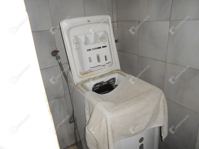 Eladó családi ház, Bezeréden 5.5 M Ft, 1 szobás