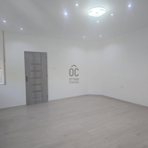 Eladó családi ház, Debrecenben 56.5 M Ft, 2 szobás