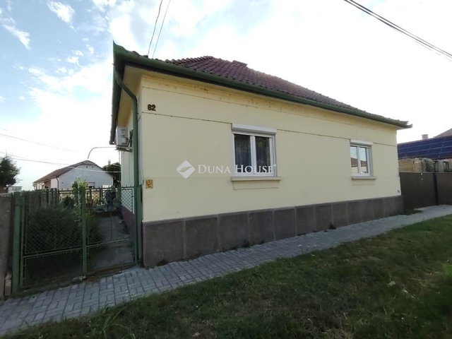 Eladó családi ház, Dombóváron, Erzsébet utcában 29 M Ft
