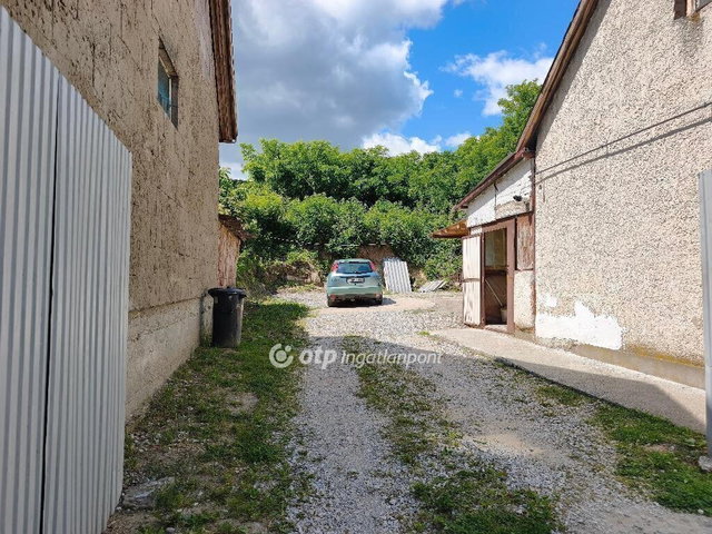 Eladó családi ház, Egerszalókon 23 M Ft, 2 szobás