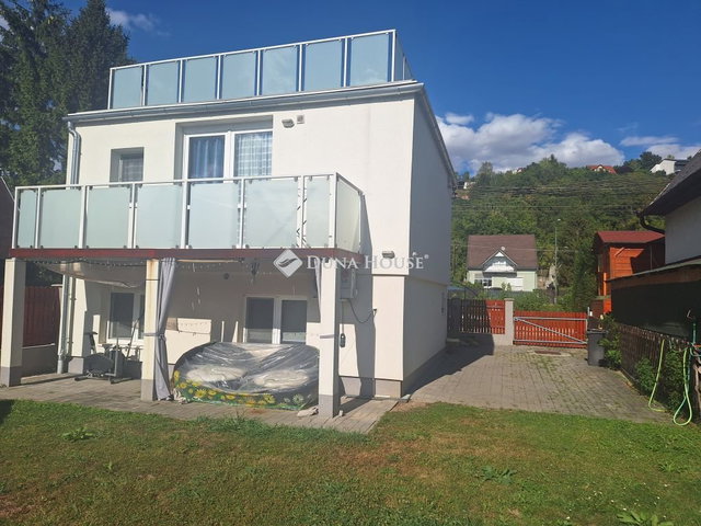 Eladó nyaraló, Balatonfűzfőn 95 M Ft, 5 szobás