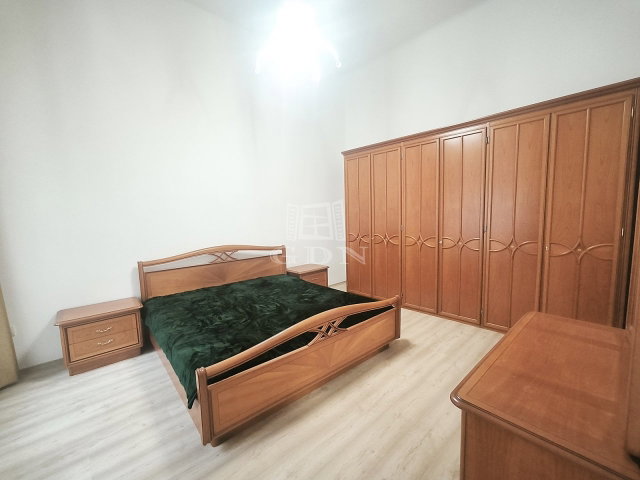 Eladó téglalakás, Budapesten, VI. kerületben 79.5 M Ft, 2 szobás