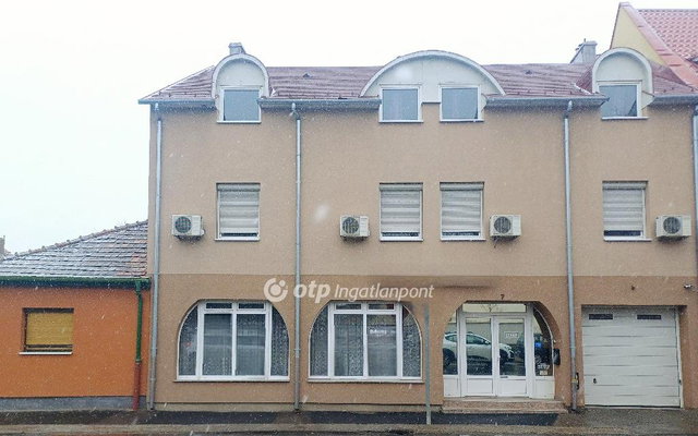 Eladó családi ház, Nagykanizsán 250 M Ft, 10 szobás