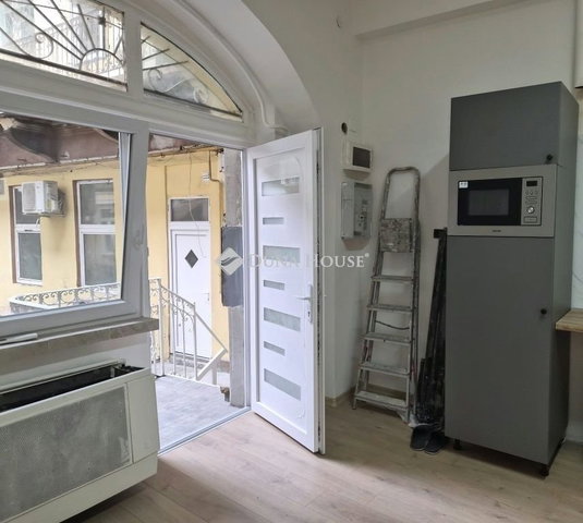 Eladó téglalakás, Budapesten, VIII. kerületben 46 M Ft, 1 szobás