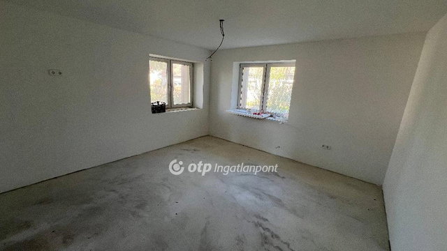 Eladó családi ház, Tiszakeszin 14 M Ft, 2 szobás