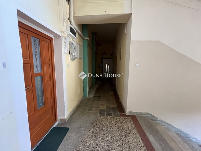 Eladó téglalakás, Zalaegerszegen, Csány László téren 32 M Ft