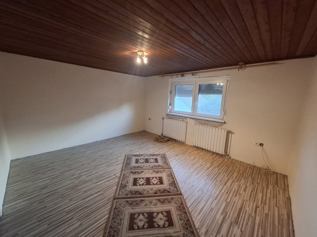 Eladó családi ház, Szegeden 165.9 M Ft, 3 szobás