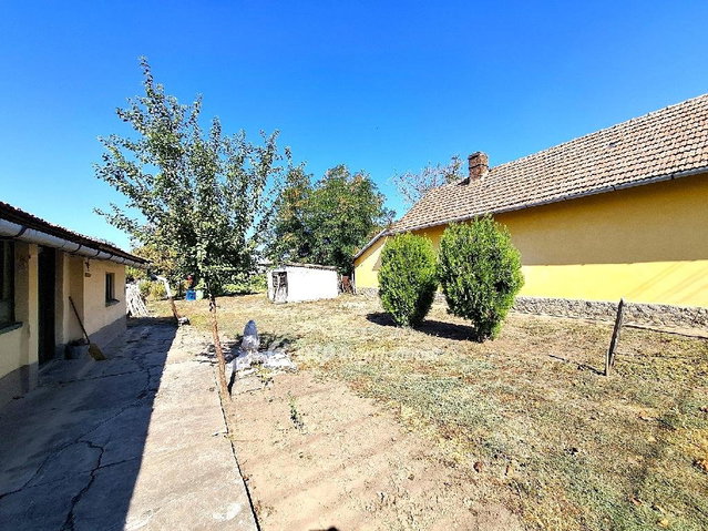 Eladó családi ház, Nagyszénáson 8.5 M Ft, 2 szobás