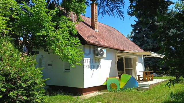 Eladó nyaraló, Balatonszemesen 89 M Ft, 4 szobás