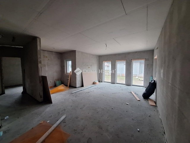 Eladó családi ház, Kiskunlacházán 87.9 M Ft, 4 szobás