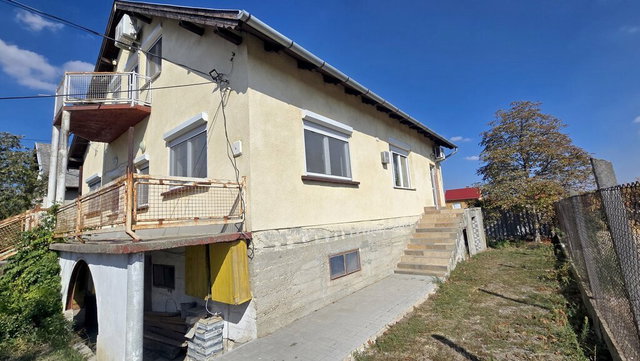 Eladó családi ház, Dunaharasztin 111.7 M Ft, 5 szobás