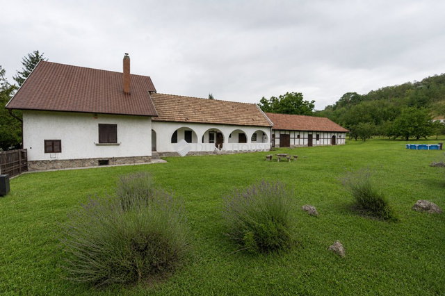 Eladó családi ház, Tatabányán, Táncsics Mihály úton 139 M Ft