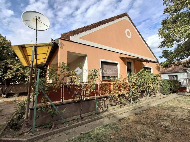 Eladó családi ház, Berettyóújfaluban 53 M Ft, 4 szobás