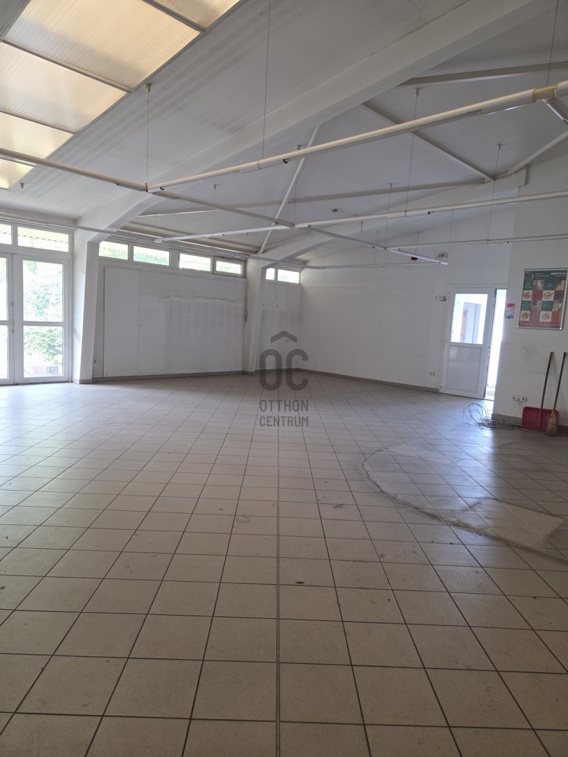 2000m² · 6.000.000 ft