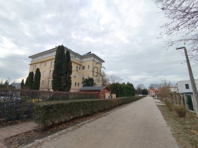 Eladó téglalakás, Szántódon 71.9 M Ft, 2 szobás