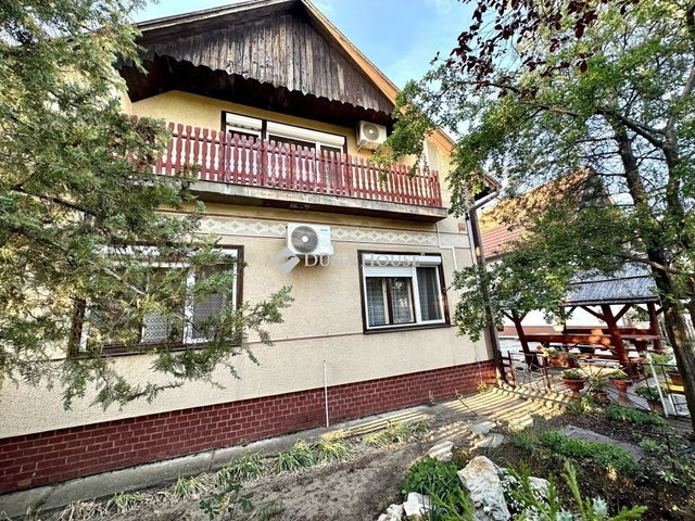 Eladó nyaraló, Cserkeszőlőn 45.5 M Ft, 6 szobás