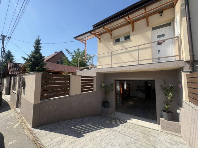 Eladó ikerház, Budapesten, XVIII. kerületben 185 M Ft, 7 szobás