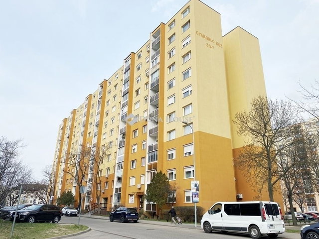 Eladó panellakás, Budapesten, X. kerületben 74.8 M Ft, 2+1 szobás