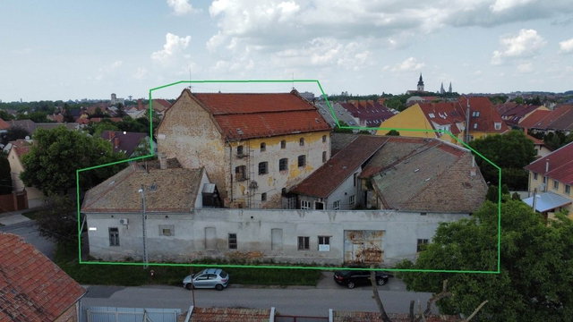 Eladó családi ház, Szegeden 349.9 M Ft, 6 szobás