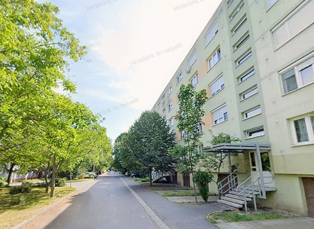 Eladó panellakás, Szegeden 49 M Ft, 2 szobás