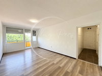 Eladó panellakás, Pécsett, Esztergályos János utcában 43.8 M Ft