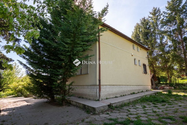 Eladó családi ház, Zsámbékon 139.9 M Ft, 6 szobás