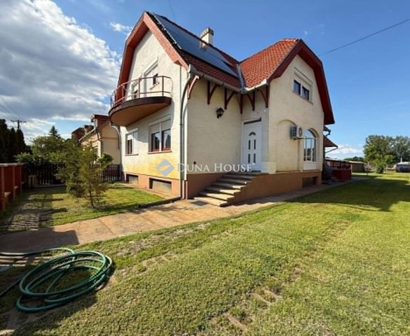 Eladó családi ház, Kiskunmajsán 99.9 M Ft, 6 szobás