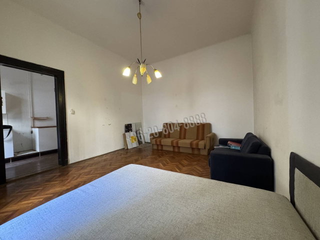 Eladó téglalakás, Budapesten, VI. kerületben 43 M Ft, 1 szobás