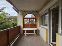 Eladó családi ház, Pécsett 125 M Ft, 7 szobás