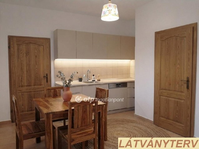Eladó családi ház, Ajkán 14.9 M Ft, 2 szobás