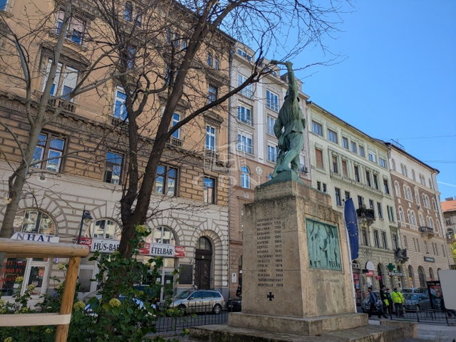 Eladó téglalakás, Budapesten, VIII. kerületben 76.9 M Ft