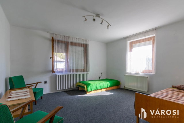 Eladó családi ház, Enyingen 60 M Ft, 4 szobás