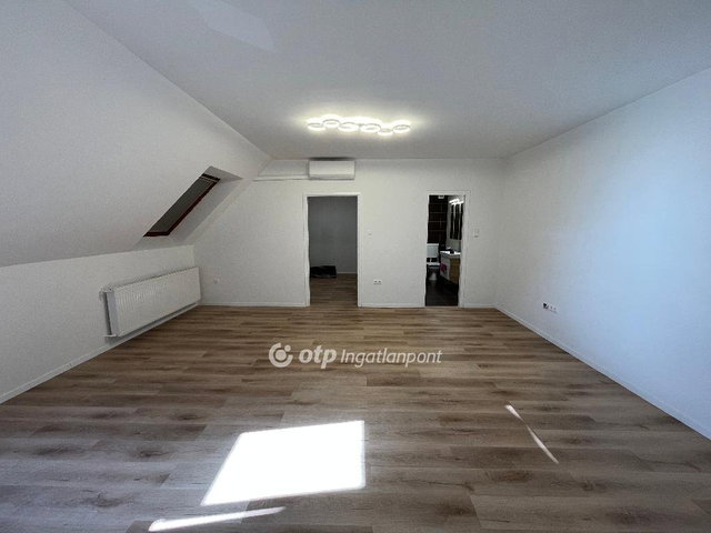 Eladó téglalakás, Mosonmagyaróváron 49.9 M Ft, 2 szobás